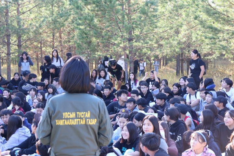 Тужийн нарсны байгалийн цогцолборт газраас 380 гаруй сурагчдыг хамруулсан эко аялал хийв