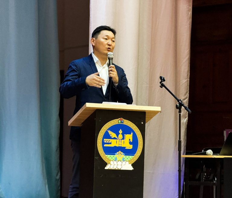 Өвөрхангай аймгийн иргэд хортой нөхцөлд ажиллагсдыг эрт тэтгэвэрт гаргах асуудлаар хууль санаачлахыг санал болголоо