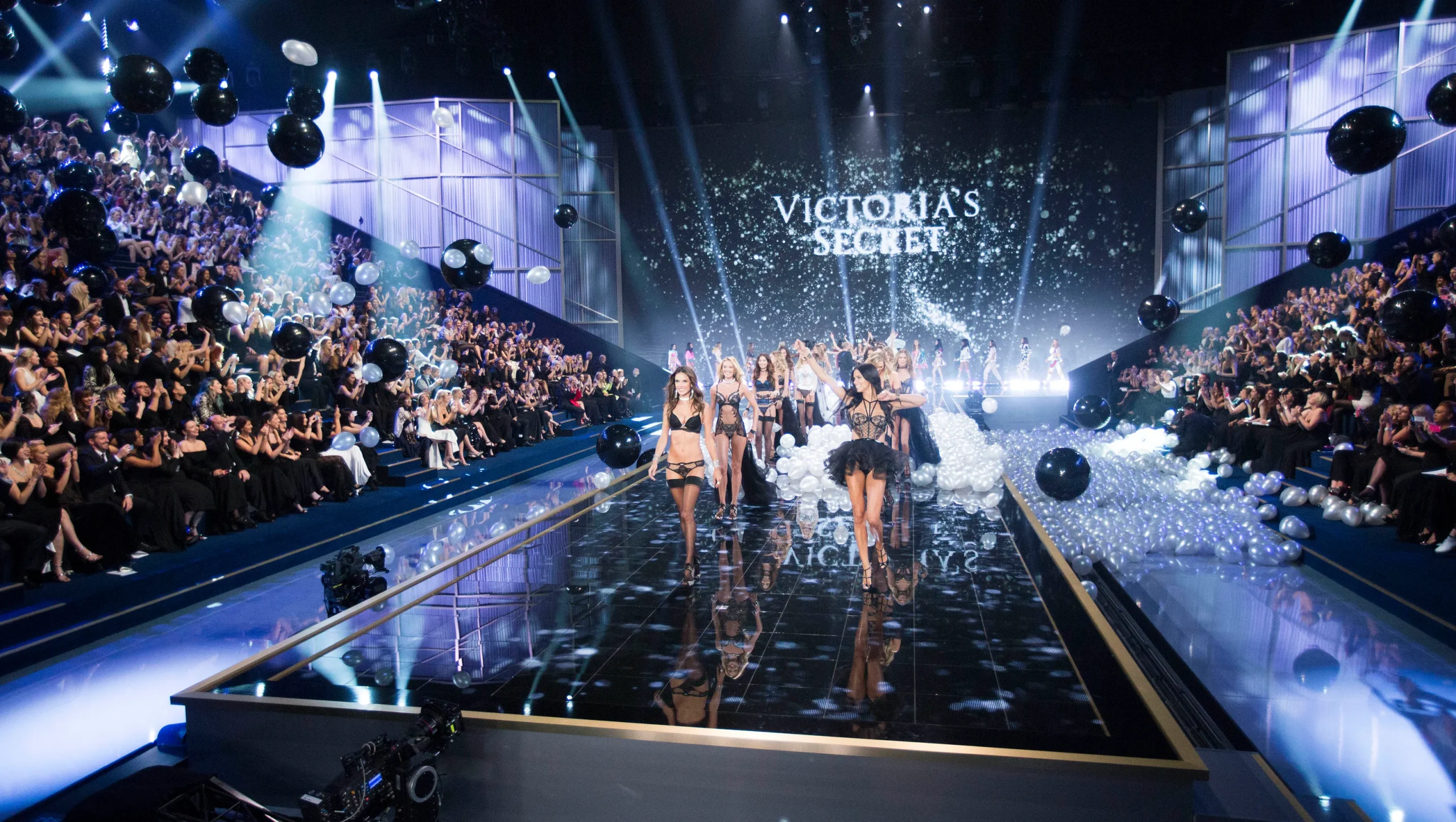 Victoria’s Secret загварын шоу дахин зохион байгуулагдахаар боллоо