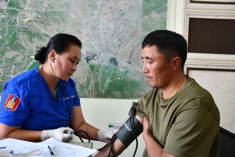 Хойд бүсийн Онцгой байдлын алба хаагчдыг эрүүл мэндийн урьдчилан сэргийлэх үзлэгт хамруулж байна