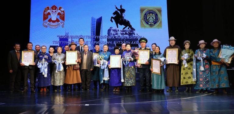 Нийслэлийн тэргүүний өрх, тэргүүний тариаланч, бүтээлч ахмадыг шалгарууллаа