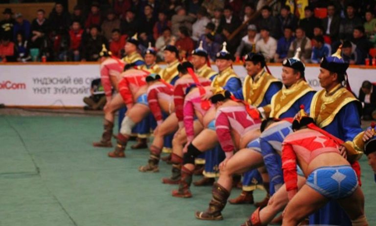 Монгол бахархлын өдөрт зориулсан барилдаанд дараах бөхчүүд түрүүлж байжээ