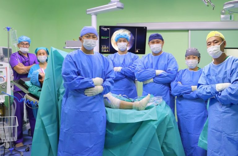 ГССҮТ-ийн спортын гэмтлийн эмч нар шинэ технологи нэвтрүүлжээ