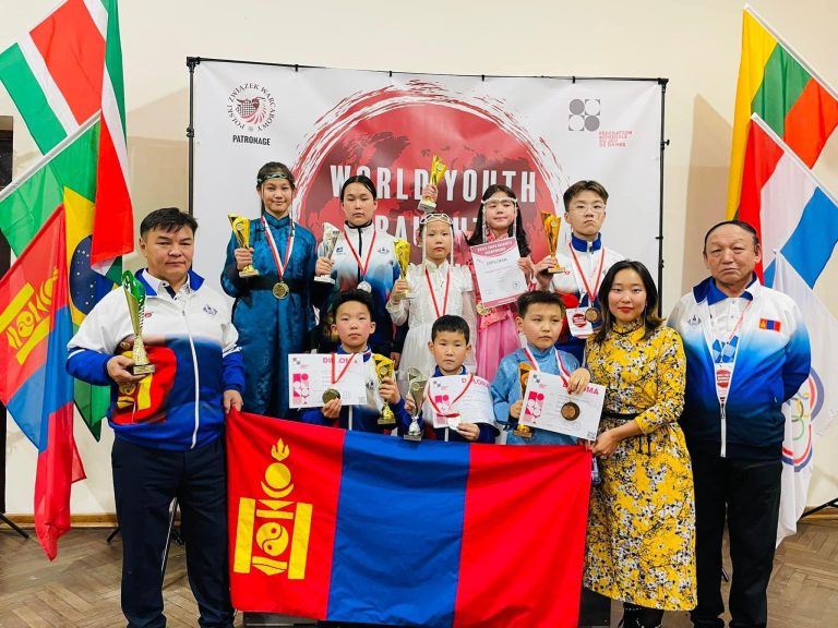 100 буудалт даамын тамирчид гурван жил дараалан багаараа Дэлхийн аварга боллоо