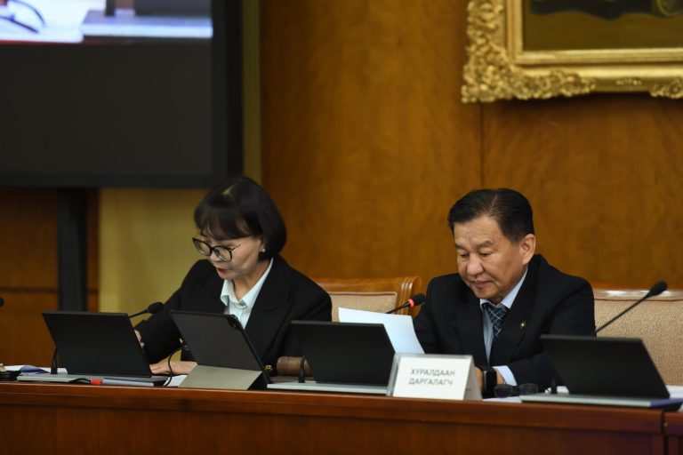 Төсвийн байнгын хороо төсөвт тавьсан хоригийг хүлээж авлаа