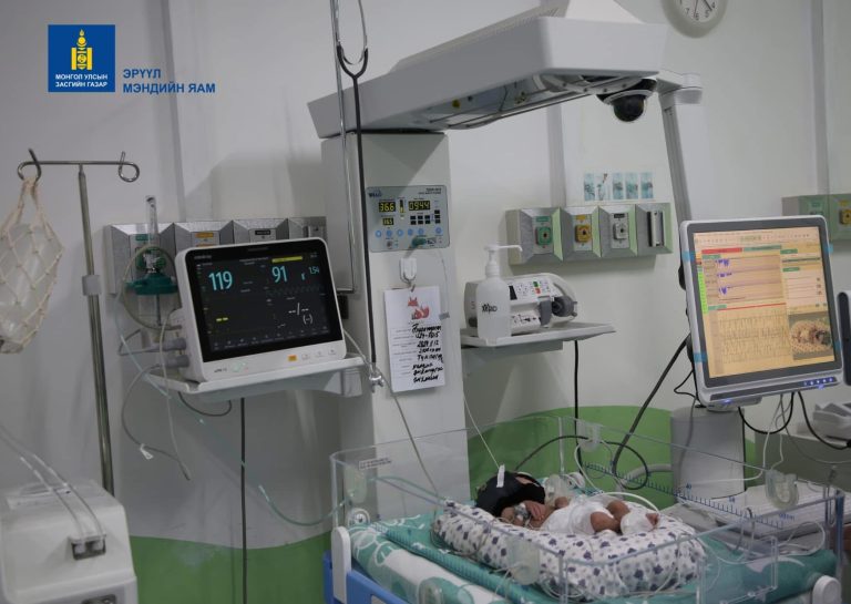 Нярайн бүтэлттэй төрөлтөөс үүдсэн эндэгдлийг бууруулах эмчилгээг эхлүүллээ