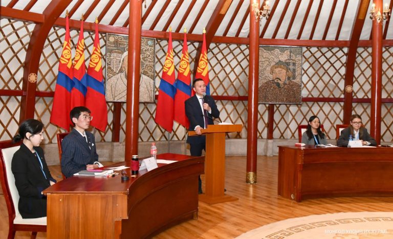 Парламентын мэтгэлцээний УАШТ-д “Монад” баг түрүүллээ