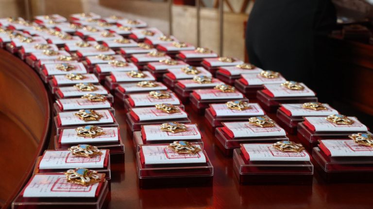 ЭРҮҮЛ ЭНХИЙН МАНААНД ХҮЧИН ЗҮТГЭГЧИД ТӨРИЙН ДЭЭД ОДОН МЕДАЛЬ ХҮРТЛЭЭ