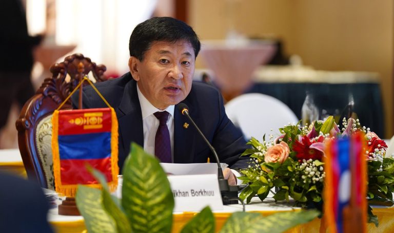 Лаос Улсад мах, махан бүтээгдэхүүн нийлүүлэх боломжийг эрэлхийлнэ