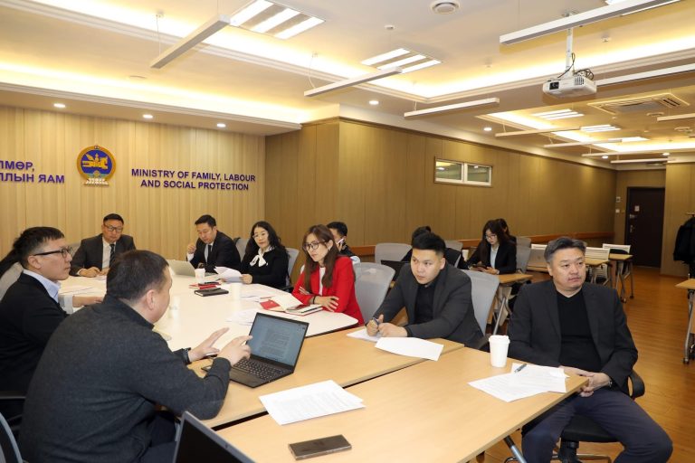 Цахим орчинд хүүхдийг хориотой агуулгаас хамгаална