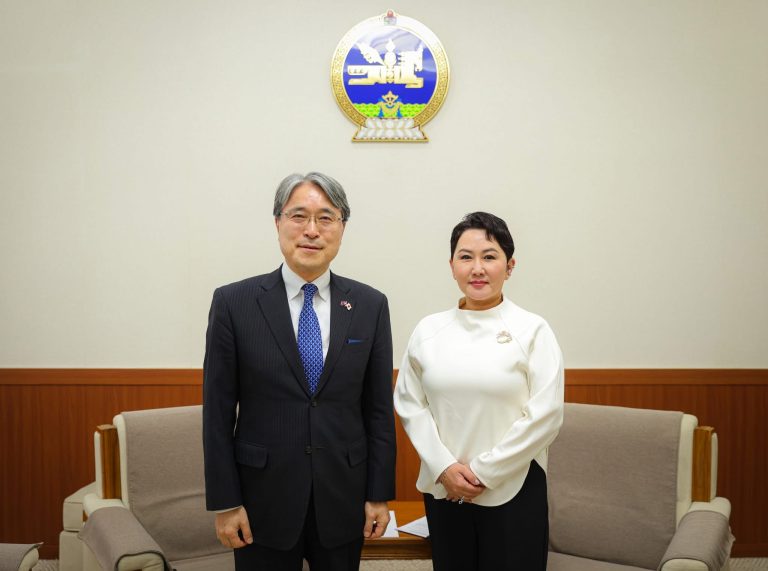 Гадаад харилцааны сайд Б.Батцэцэг Япон Улсын Элчин сайдыг хүлээн авч уулзлаа
