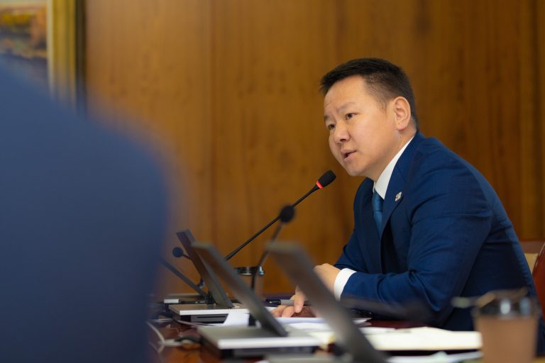 Гэр бүлийн тухай хууль тогтоомжийг боловсронгуй болгох ажлын хэсэг хуралдлаа