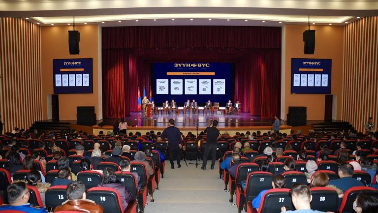 Хэнтий аймгийн Хэрлэн, Биндэр, Жаргалтхаан сумдын төрийн албан хаагчдыг орон сууцжуулна