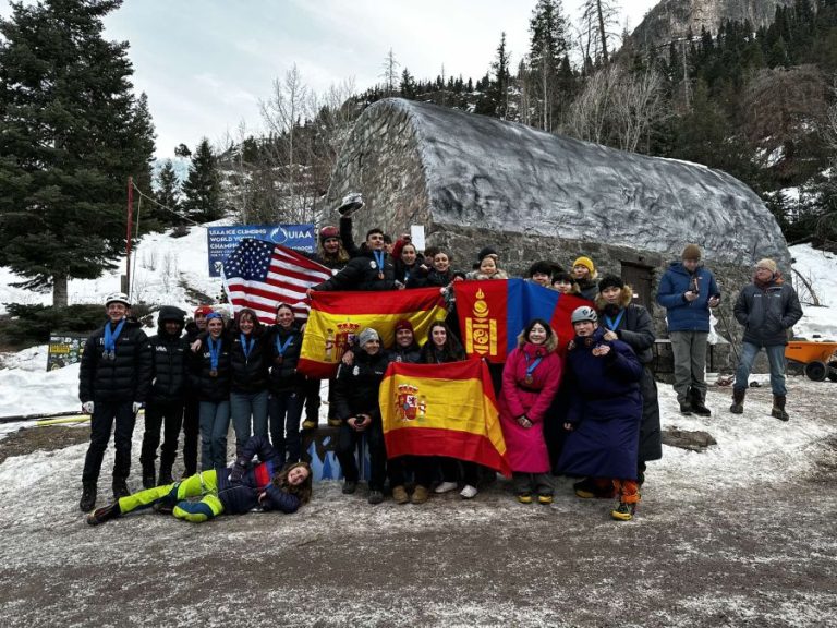 Мөсөнд авиралтын өсвөр, залуучуудын ДАШТ-ээс найман медаль хүртлээ