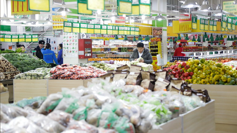 Сар шинээр томоохон зах, худалдааны төвүүдийн ажиллах цагийн хуваарь