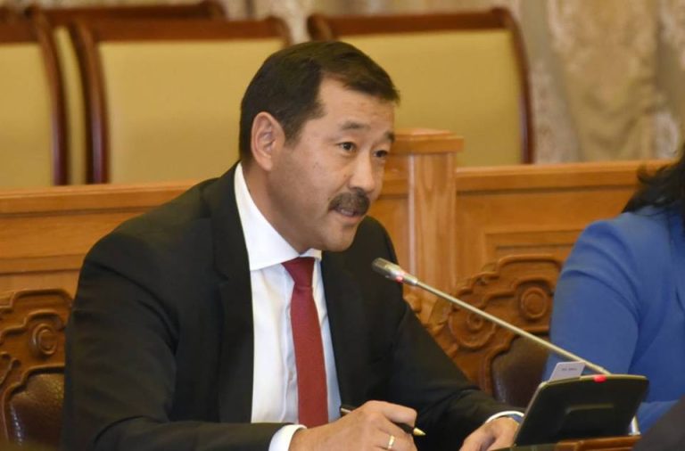 Ж.Бат-Эрдэнэ: Энэ их мөнгө зарцуулаад байхад утаа буурах бус ихсээд байгаад хариуцлага тооцох ёстой