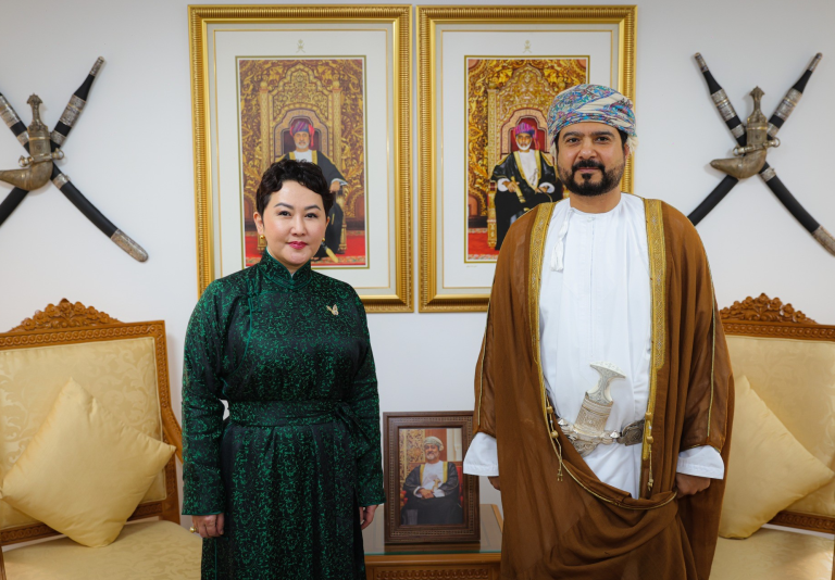 Оманы Султант Улсын Худалдаа, аж үйлдвэр, хөрөнгө оруулалтын асуудал эрхэлсэн сайдтай уулзлаа