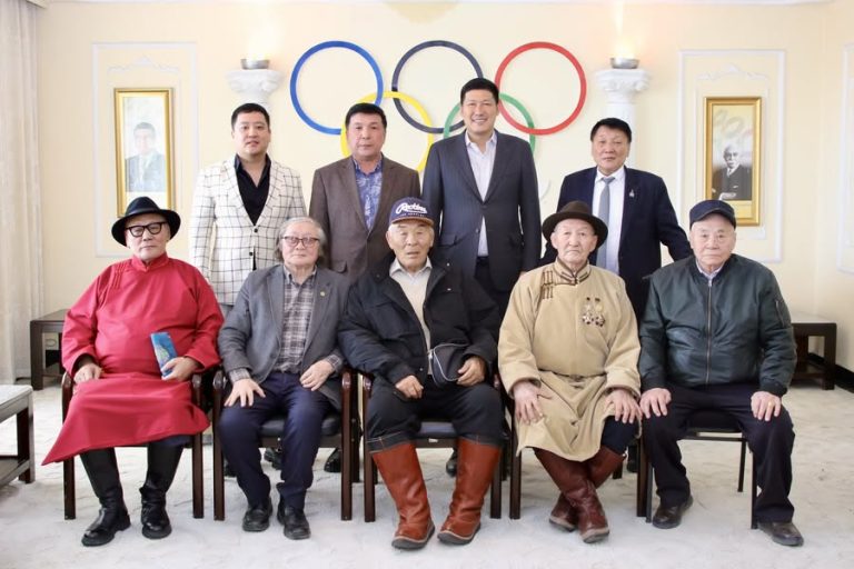 Олимпын медальт ахмадууддаа хүндэтгэл үзүүллээ