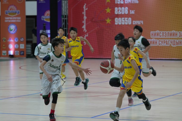 “Улаанбаатар лиг” сагсан бөмбөгийн тэмцээний шигшээ тоглолтууд үргэлжилж байна