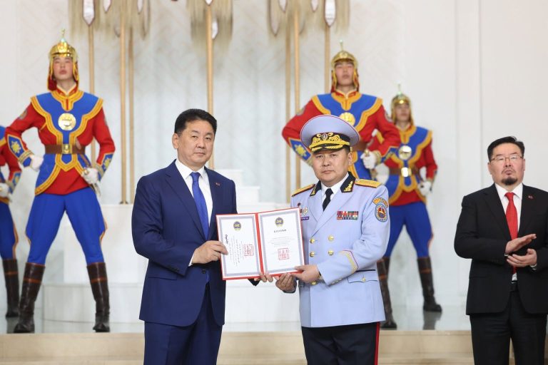 Монгол Улсын Ерөнхийлөгч У.Хүрэлсүх цэргийн дээд цол хүртээв