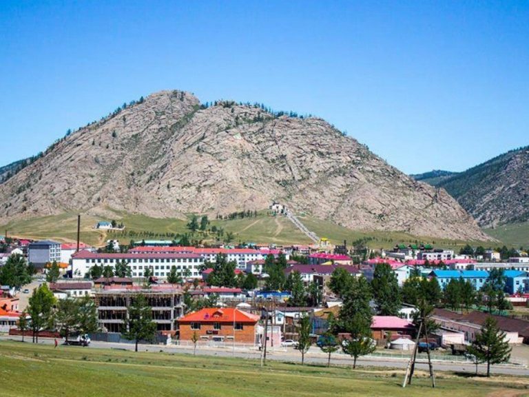 Сувилахуйн сургуульд Архангай аймгаас элсэгчдийн төлбөрийн 50%-ийг орон нутаг хариуцна