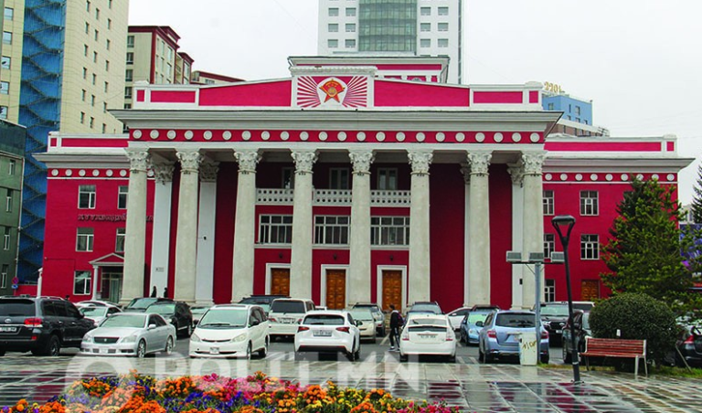 Өнөөдөр “Театрын өдөр” тохиож байна