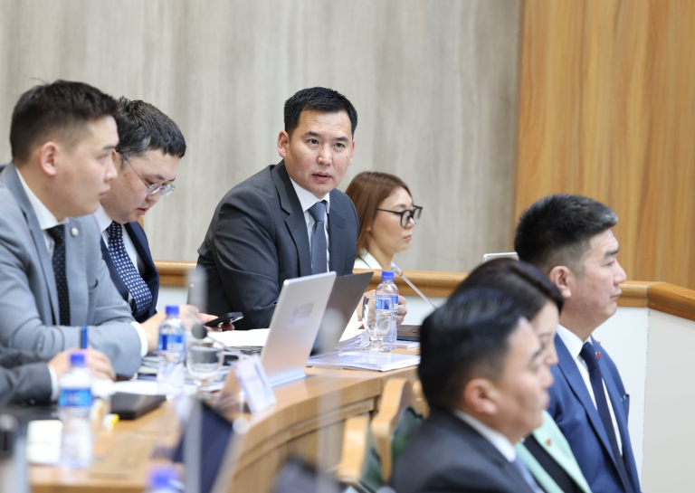 Нийслэлийн төсвийн нийт эх үүсвэрийг 195 тэрбум төгрөгөөр бууруулав