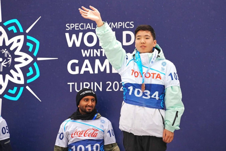 А.Алтан-Очир тусгай олимпын наамын снөүбоардын төрөлд хүрэл медаль хүртлээ