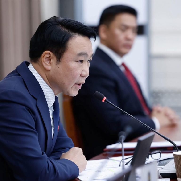 Б.Түвшин: Нийгмийн даатгалын ерөнхий хуульд өөрчлөлт оруулахаар ажиллаж байна