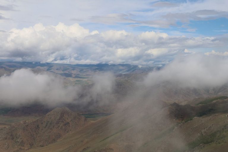 Ирэх тавдугаар сар салхи шуурга ихтэй байна