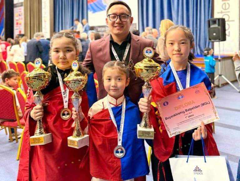 Сурагчдын шатрын ДАШТ-ээс хоёр алт, нэг мөнгөн медаль хүртжээ