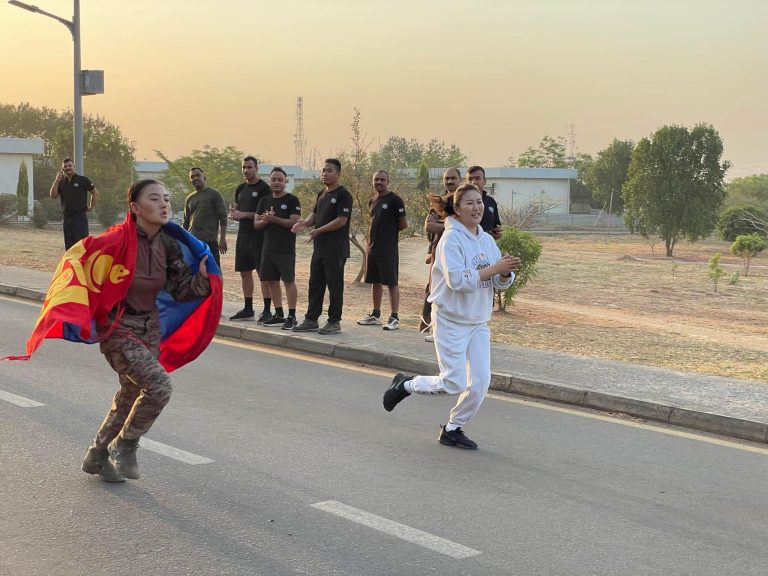 ХИЛЧИН БҮСГҮЙ МӨНГӨН МЕДАЛЬ ХҮРТЛЭЭ