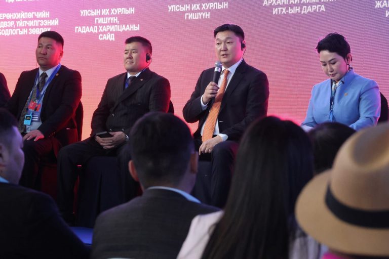 “БҮСИЙН ЗӨВЛӨЛИЙН АНХДУГААР ХУРАЛДААН” АРХАНГАЙ АЙМАГТ БОЛЖ БАЙНА
