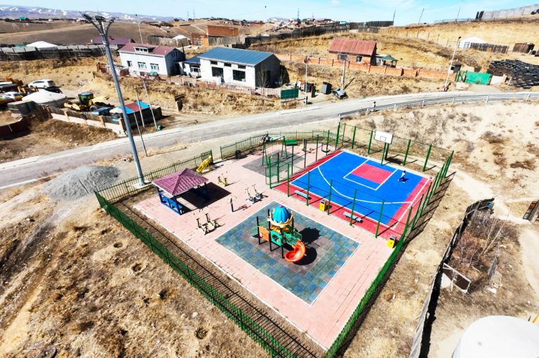 Баянгол дүүргийн 9 дүгээр хорооны хуучин тоглоомын талбайг шинэчиллээ