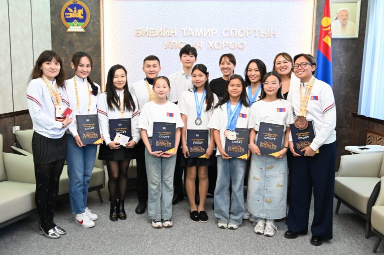 Иогийн өсвөрийн ААШТ-ээс 13 медаль хүртжээ