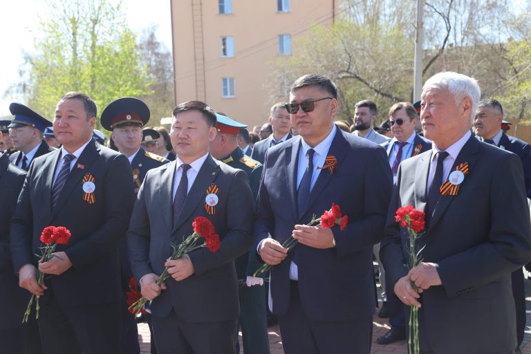 Ховд аймгийн ИТХ-ын төлөөлөгчид Тува улсын Кызыл хотноо Ялалтын парадад оролцжээ