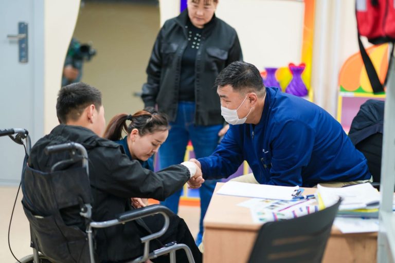 Дундговь аймагт 183 хөгжлийн бэрхшээлтэй хүнд үзлэг, оношилгоо хийлээ