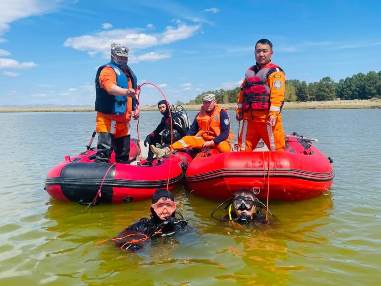 ОБЕГ-ын алба хаагчид Гүн нуурт дадлага хийж, ур чадвараа шалгууллаа