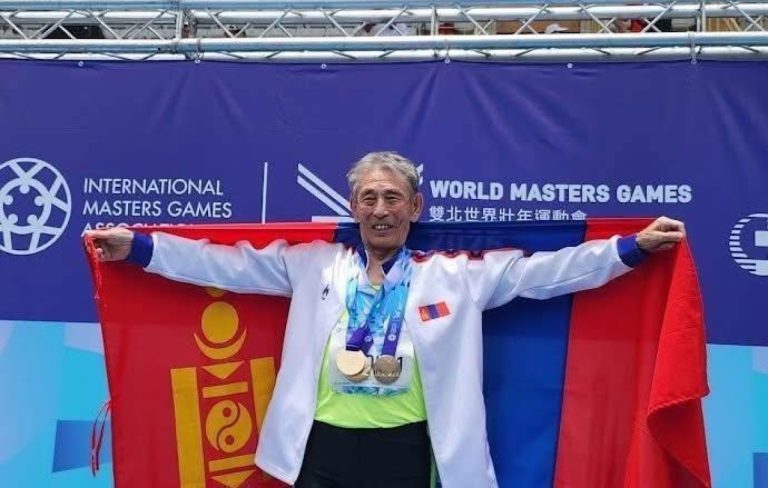 МУГТ Ц.Раднаа 91 настайдаа Дэлхийн мастеруудын наадмаас 5 алтан медаль хүртлээ