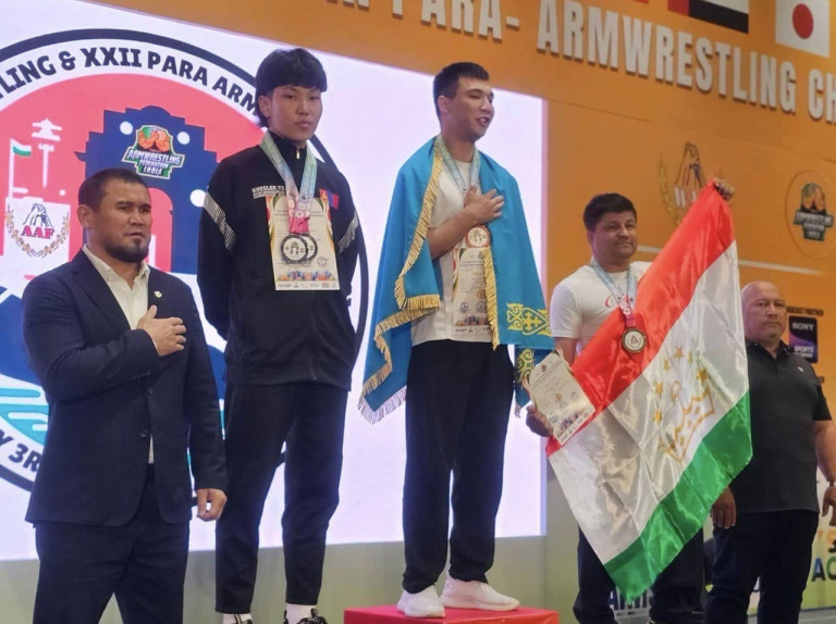 Гар барилдааны ААШТ-ээс хоёр мөнгө, нэг хүрэл медаль хүртжээ