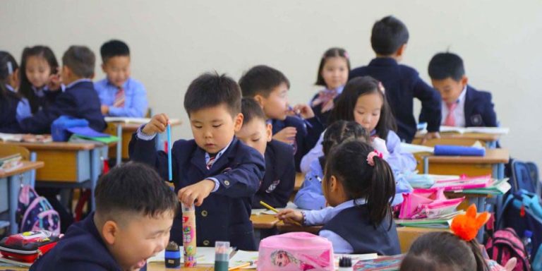 Бага ангийн сурагчид энэ сарын 9-нөөс амарна