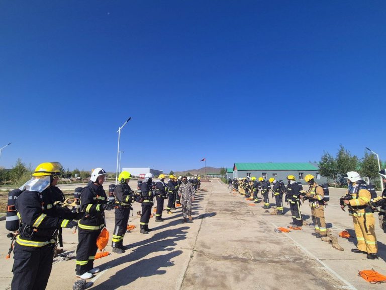 ОБЕГ: Говь, хангайн бүсийн гал түймэр унтраах, аврах ангийн салаан захирагч нарын сургалт болж байна