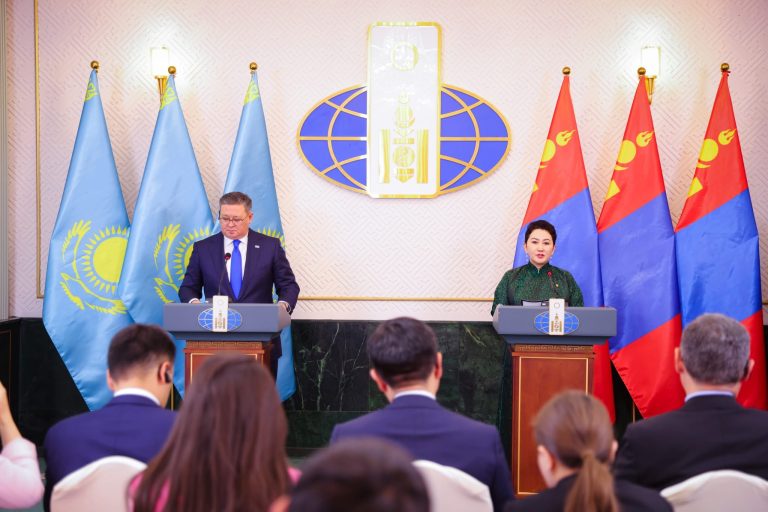 Монгол, Казахстаны гадаад харилцааны сайд нар хэлэлцээ хийлээ