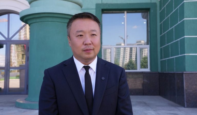 Ж.Энхжаргалан өөрийн хүсэлтээр ажлаа өгч байна