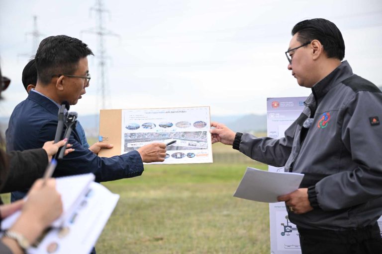 Улаанбаатар метро цагт 17,200 хүн тээвэрлэх хүчин чадалтайгаас гадна 15 өртөөтэй байна. 