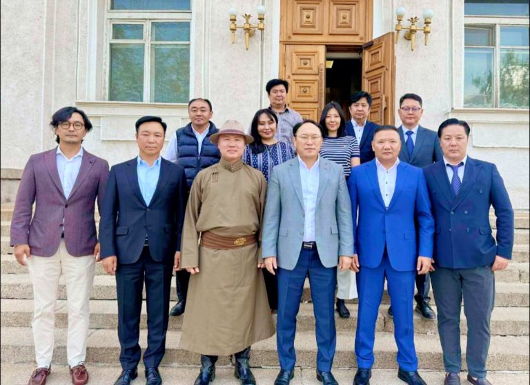 Ардчилсан намын ҮБХ-ны хурал хуралдуулах 168 гишүүний гарын үсэг бүхий шаардлага гардууллаа