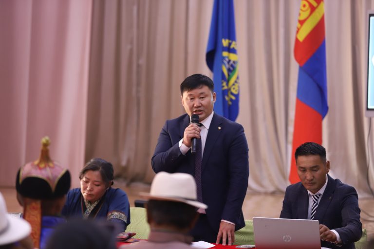 ХОВД: Дөргөн сумын малчдын чуулга уулзалтад 150 гаруй малчин оролцлоо