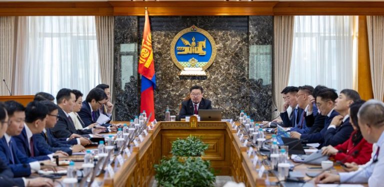 Засгийн газрын хуралдаанаар ирэх оны төсвийг хэлэлцэж байна