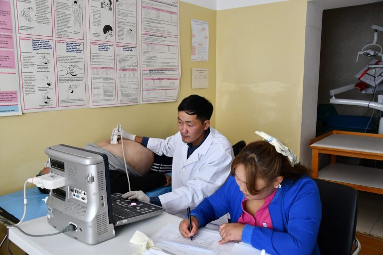 Говь-Алтай: Явуулын эмнэлгийн үзлэг Дэлгэр суманд эхэллээ