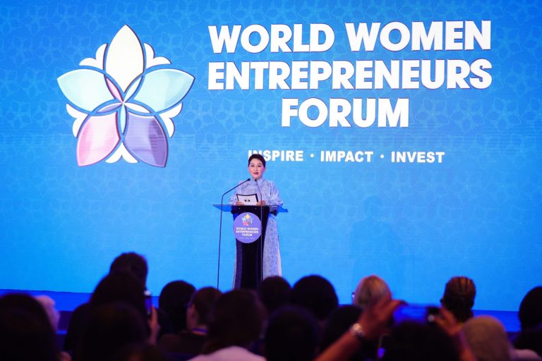 47 бизнес эрхлэгч эмэгтэй нэг сая америк долларын санхүүгийн тэтгэлгийн эзэн боллоо